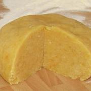 Druga vrsta testa, ki ne potrebuje rahljanja je krhko testo za piškote in pite. To testo ne naraste, krhkost dobi zaradi večje količine masla. 